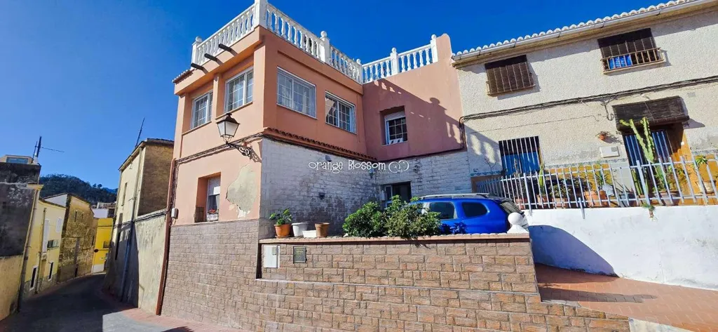 Esterno - Charming Townhouse with Sun Lounge in Ador