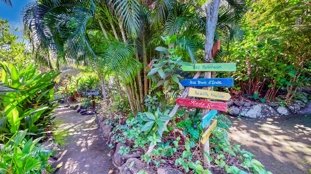 Jardin - Propriété Écoresponsable avec Vue Mer à Terre-de-Bas