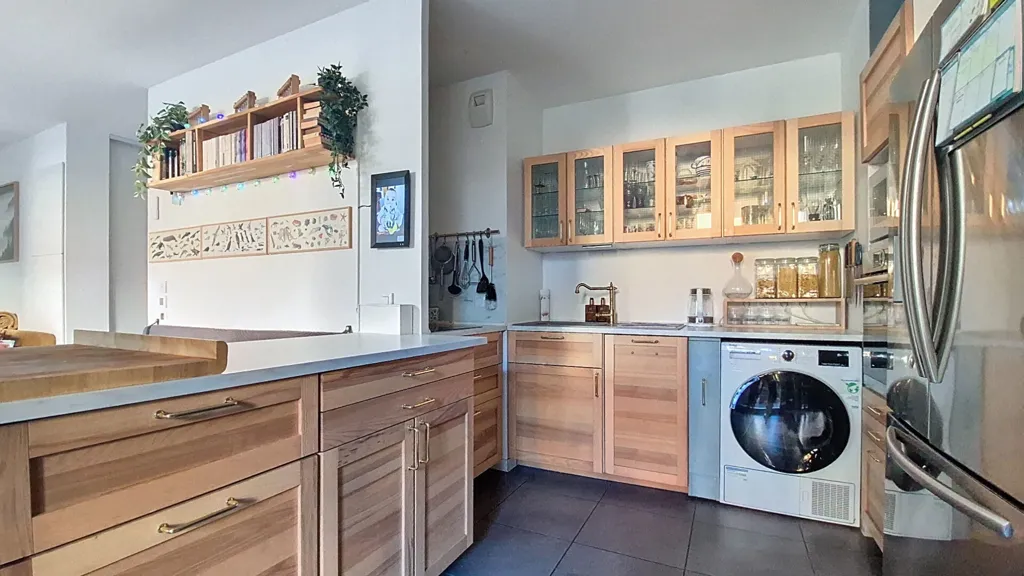 Cucina - Modern Apartment with Balcony in Bordeaux