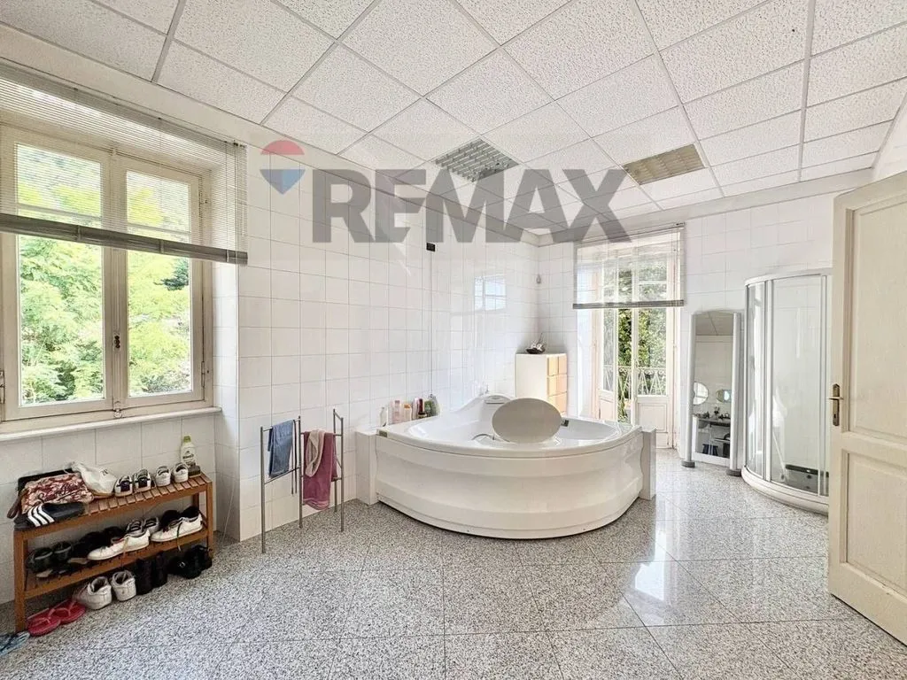 Badezimmer - Historic Villa with Private Garden in Mergozzo