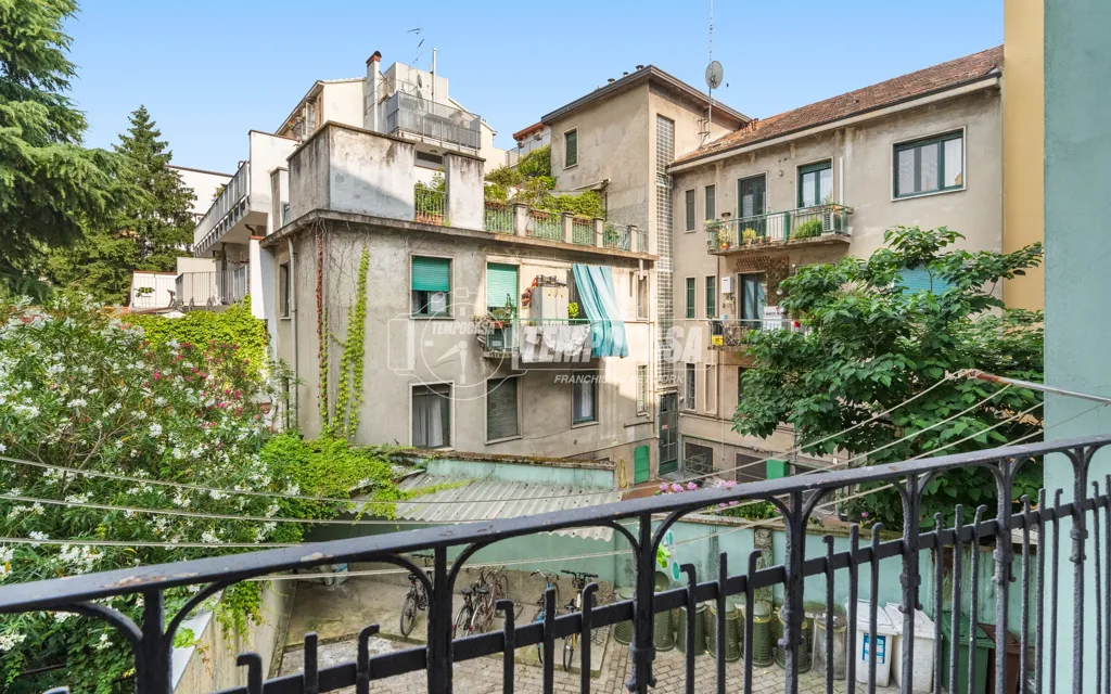 Rõdu - Spacious Flat with Balcony in Città Studi, Milan