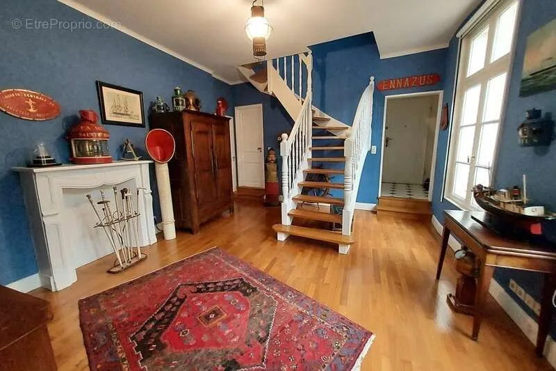 Elutuba - Characterful Investment Property in Vannes Centre