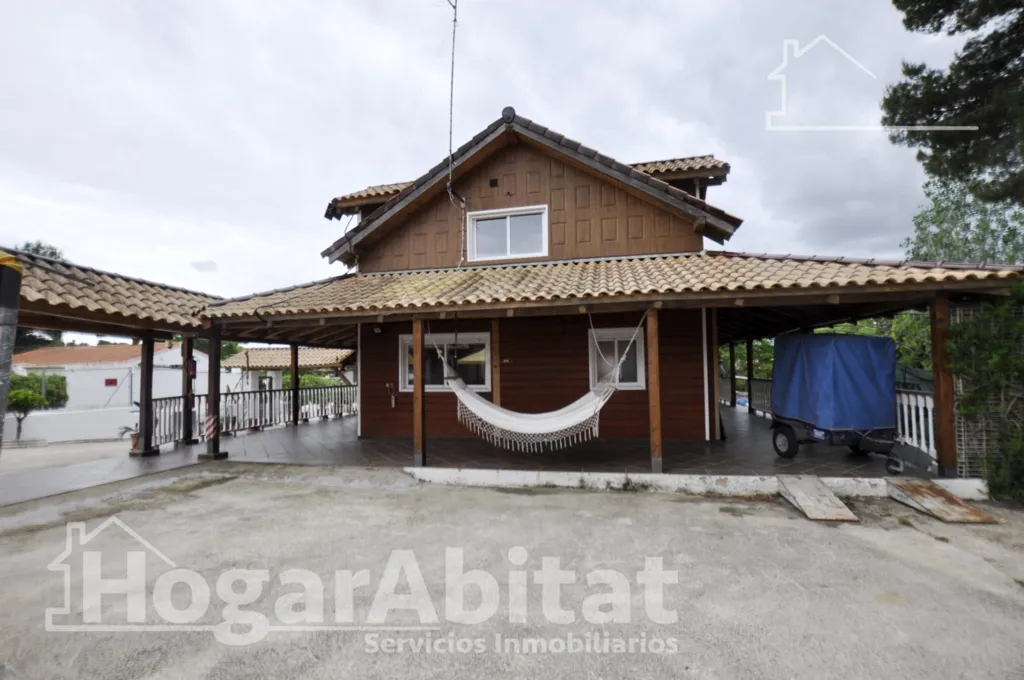 Extérieur - Semi-New Chalet with Terrace in Monserrat