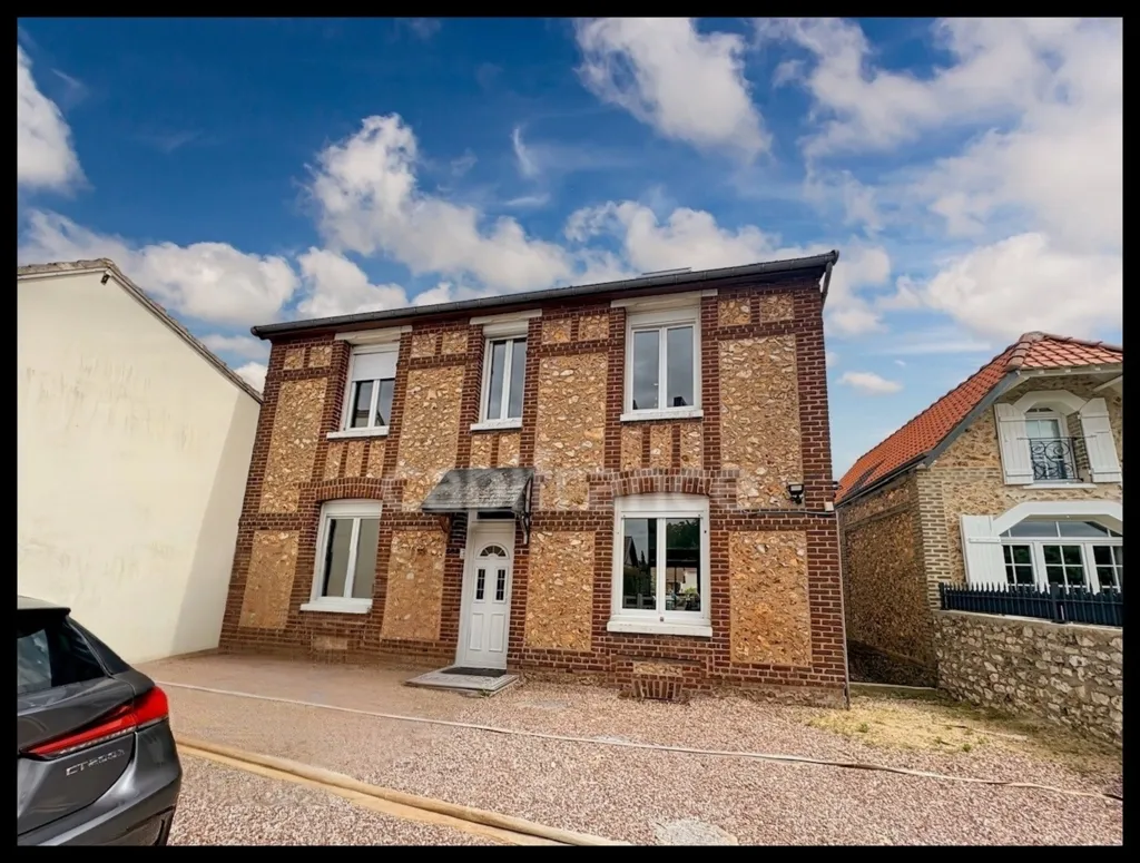 Extérieur - Maison en Brique et Silex avec Terrasse à Oissel