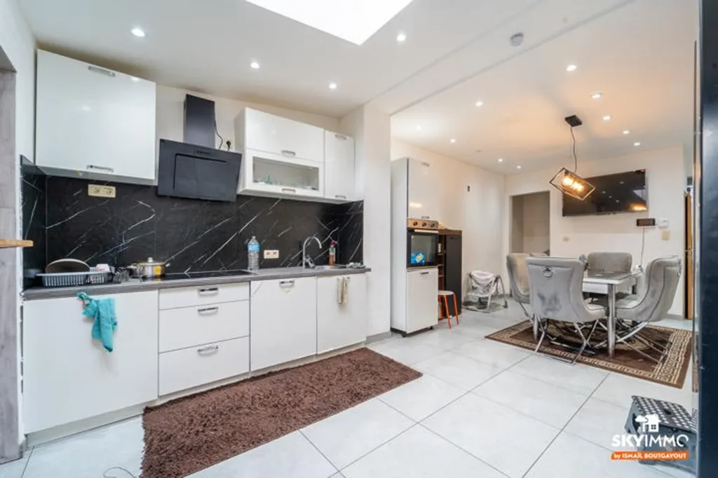 Cucina - Spacious 4-Bedroom House with Terrace in Liège