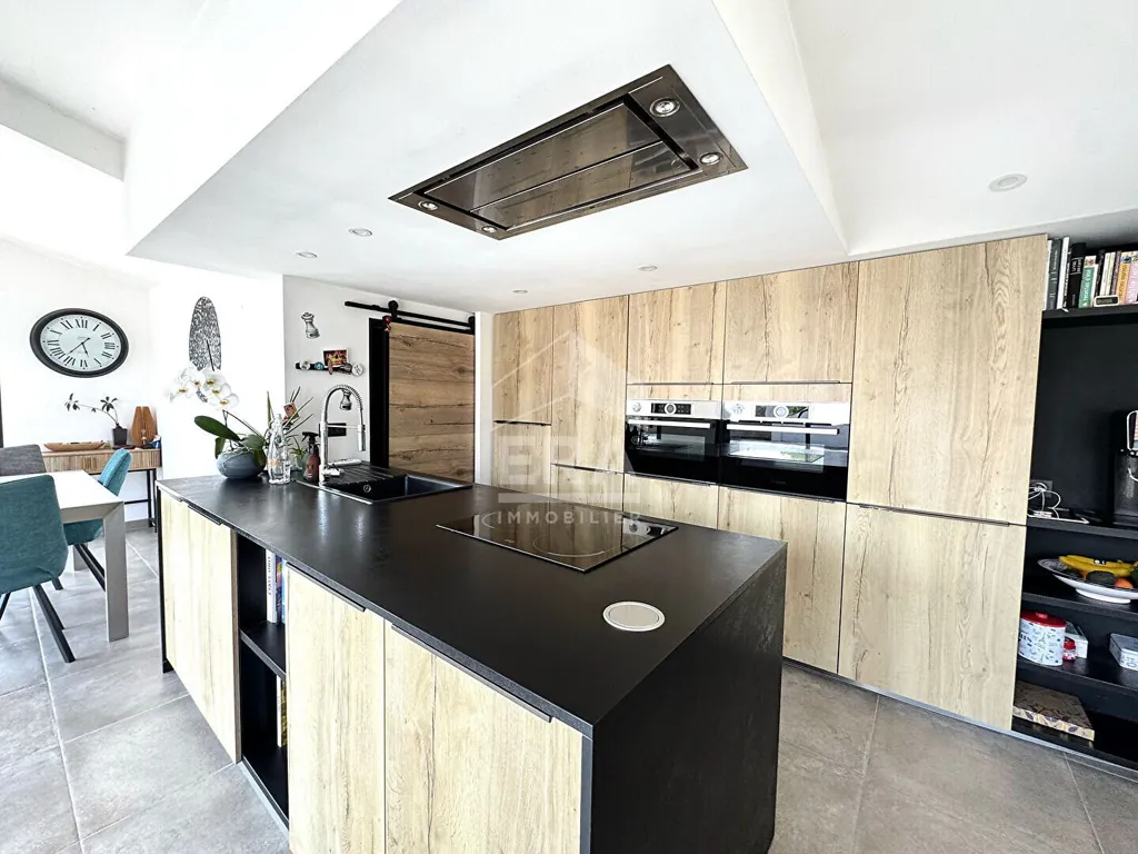 Cuisine - Maison Rénovée avec Piscine à Gujan-Mestras