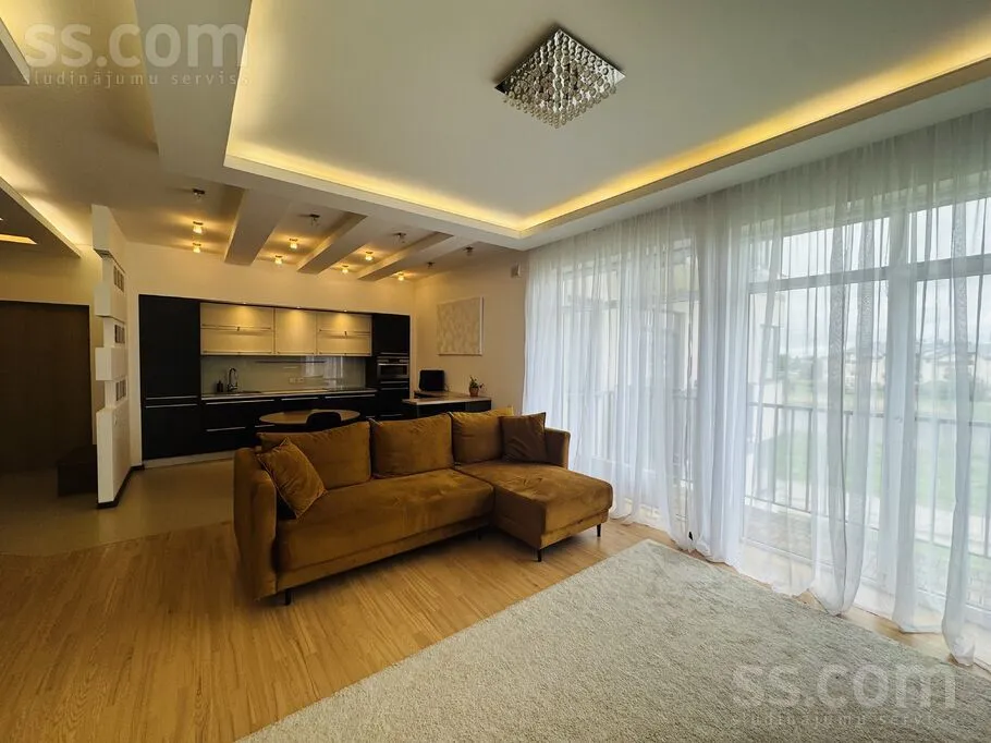 Séjour - 3-Bedroom Apartment with Terrace in Mārupe