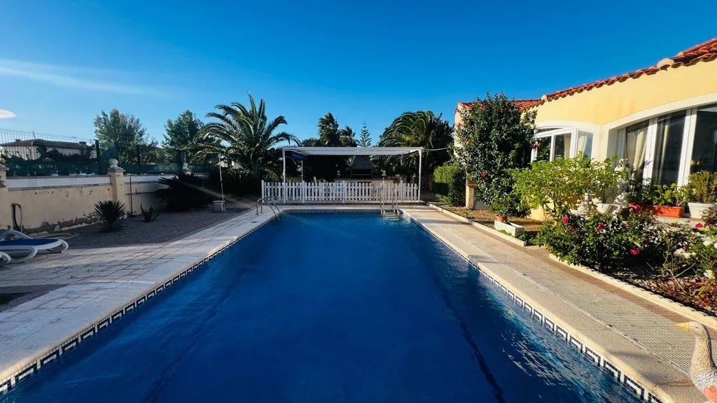 Piscine - Detached Villa with Pool in Miami Platja
