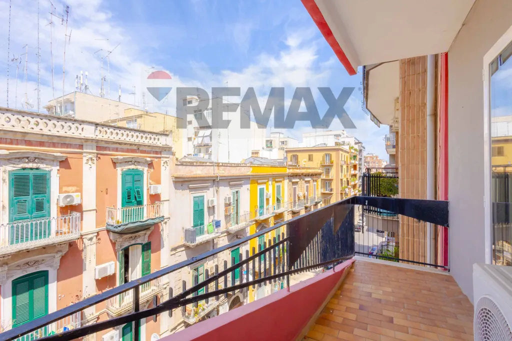 Balcone - Bright Apartment with Terrace in Bari's Libertà