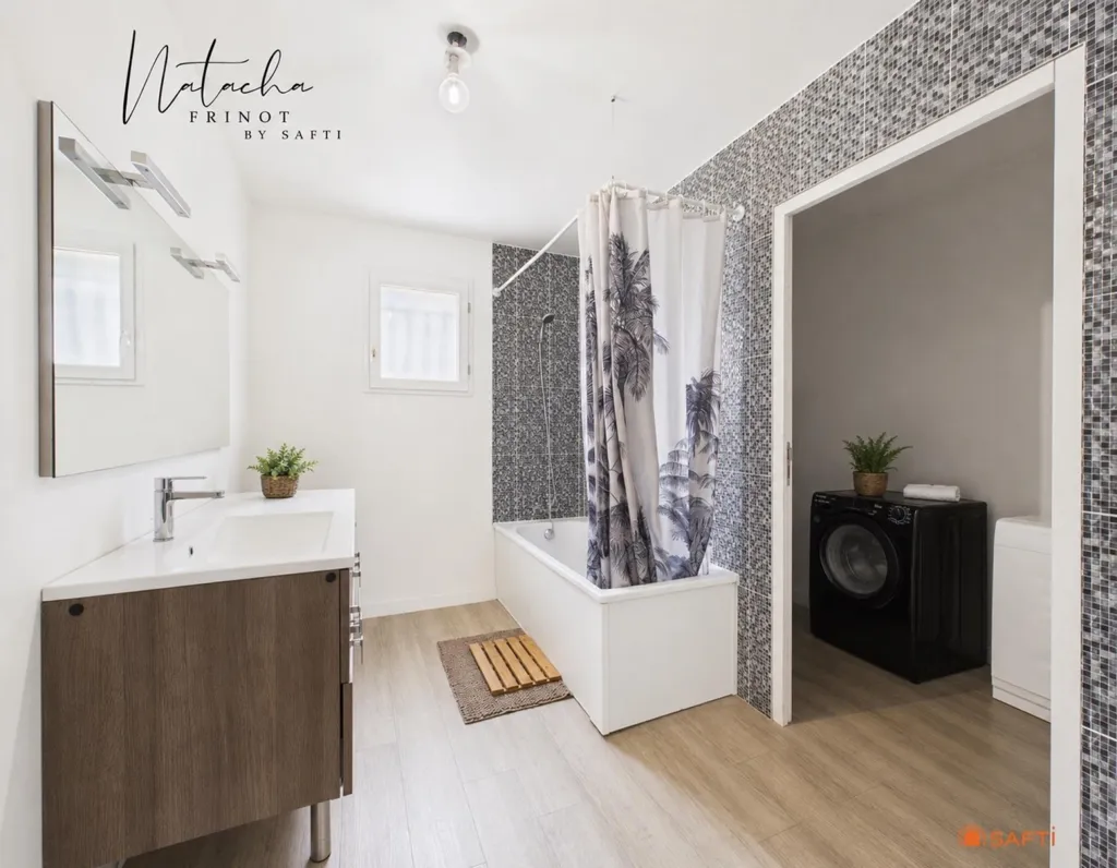Salles de bain - Maison Plain-Pied avec Jardin près du Centre-ville de Fronton