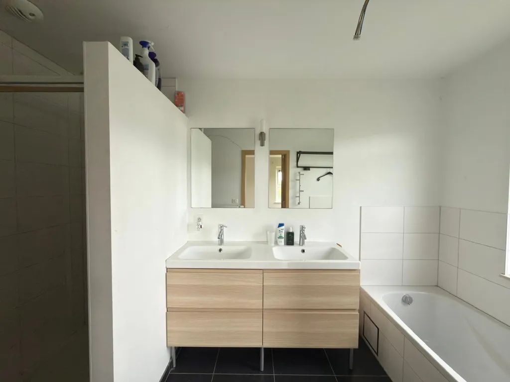 Bathrooms - Contemporary Villa with Garden in Wavre