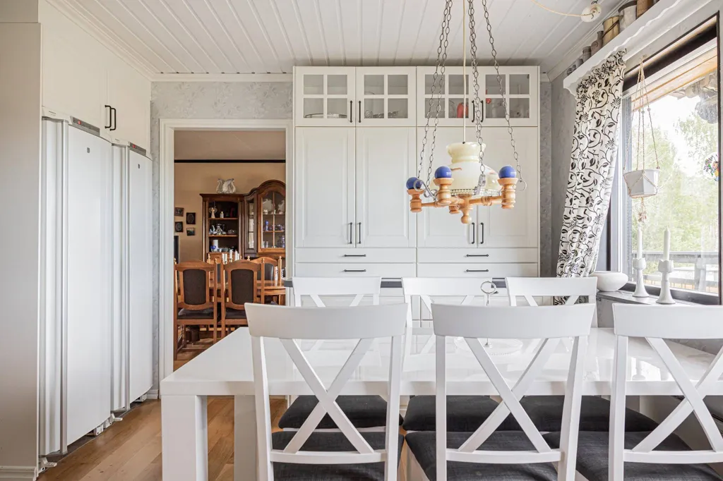 Dining Room - Sutteräng Villa with Balcony in Västmanland