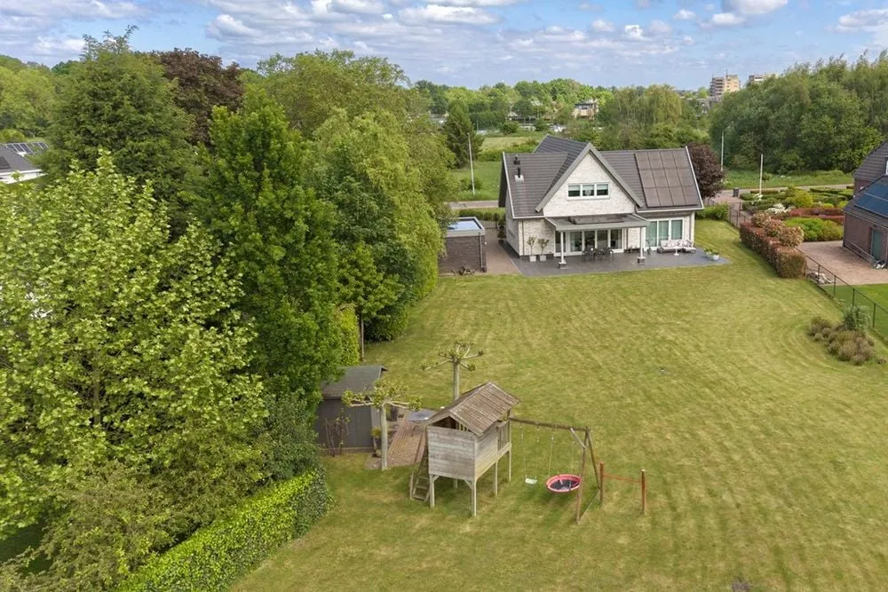 Õhuvaade - Eco-Friendly Villa with Solar Panels in Venlo