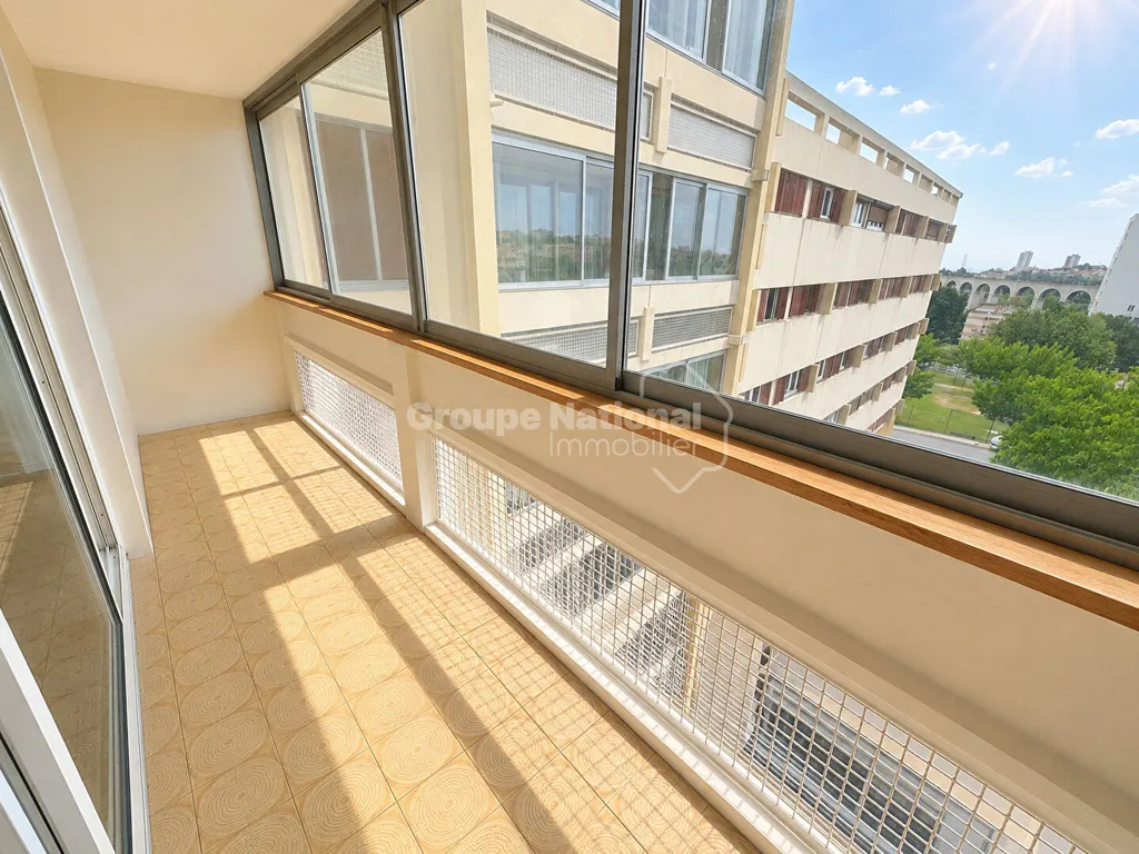 Rõdu - Apartment with Balcony in Marseille