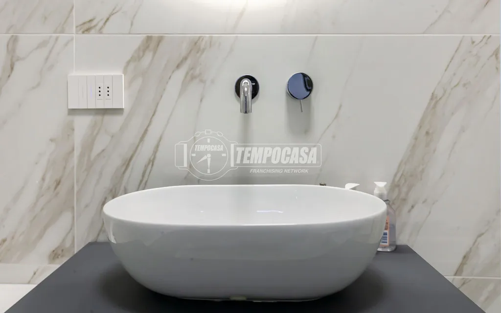 Salles de bain - Bright Apartment with Balcony in Milan