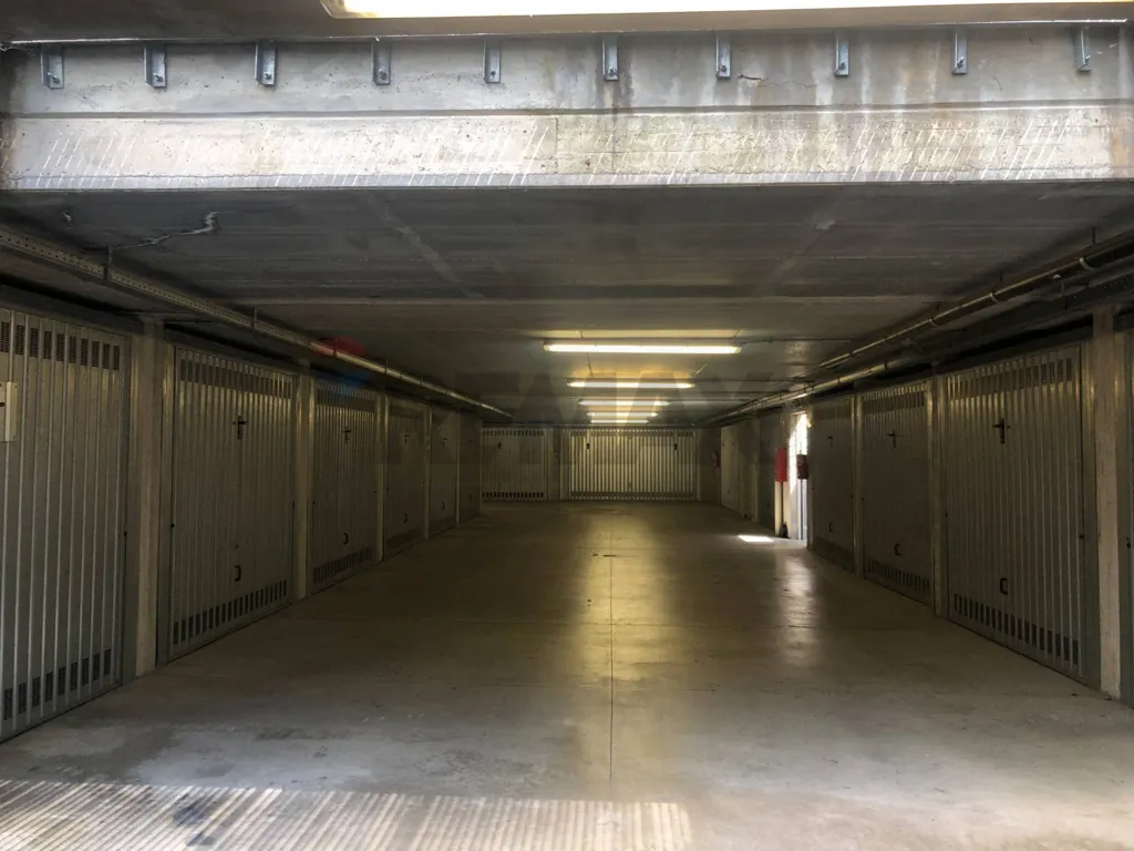 Garage - 44 m² Garage in Segrate