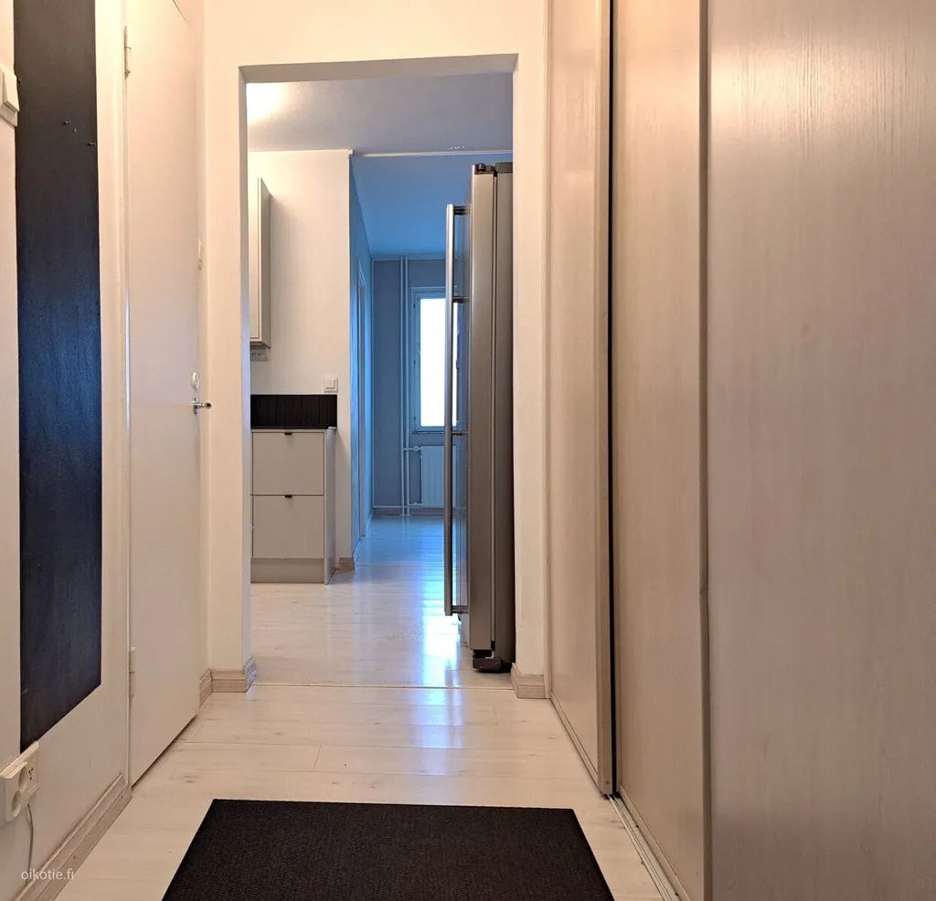 Esik - Three-Room Flat with Glazed Balcony in Nummi
