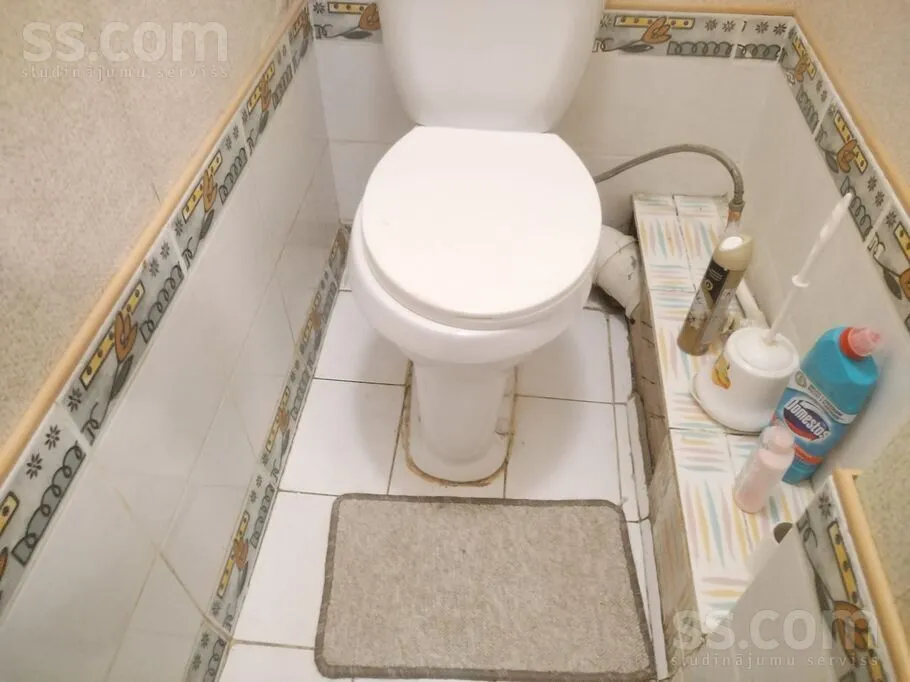 Bagni - Spacious Two-Bedroom Flat with Balcony in Bolderāja