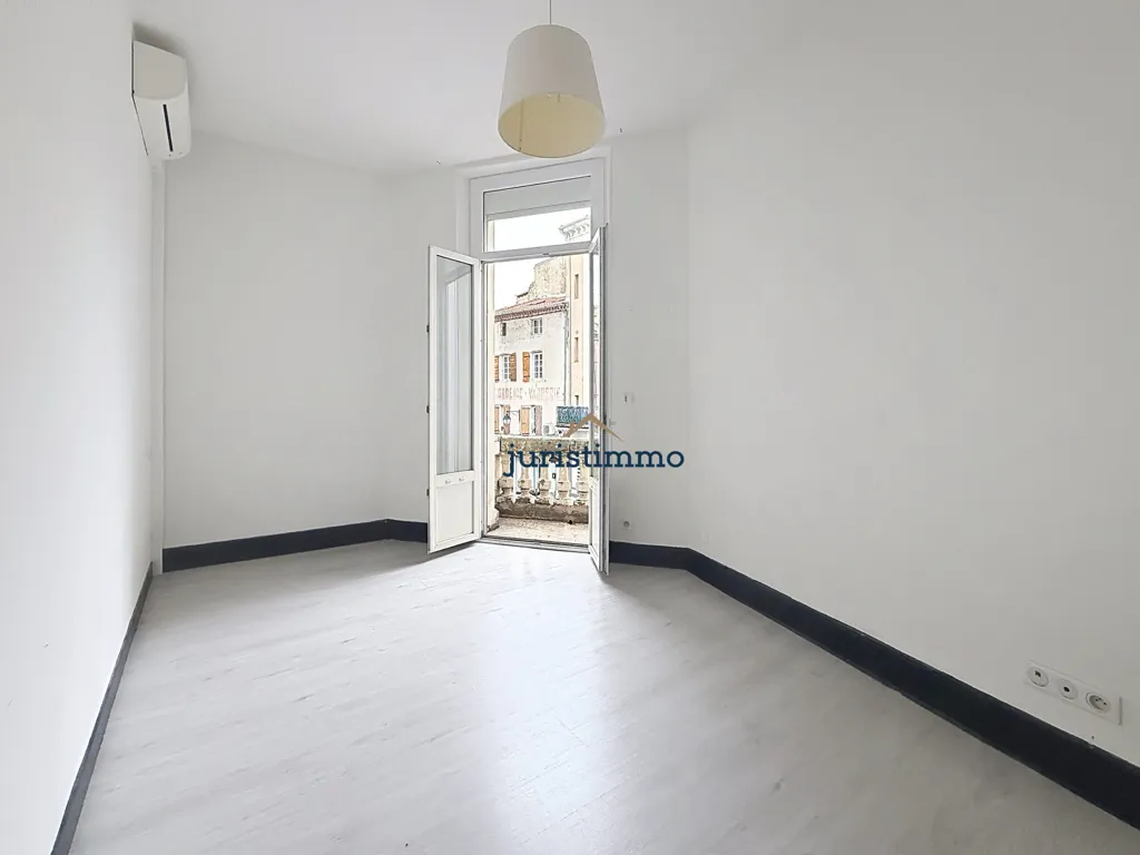 Toad - Haussmannian Apartment with Covered Terrace in Orange