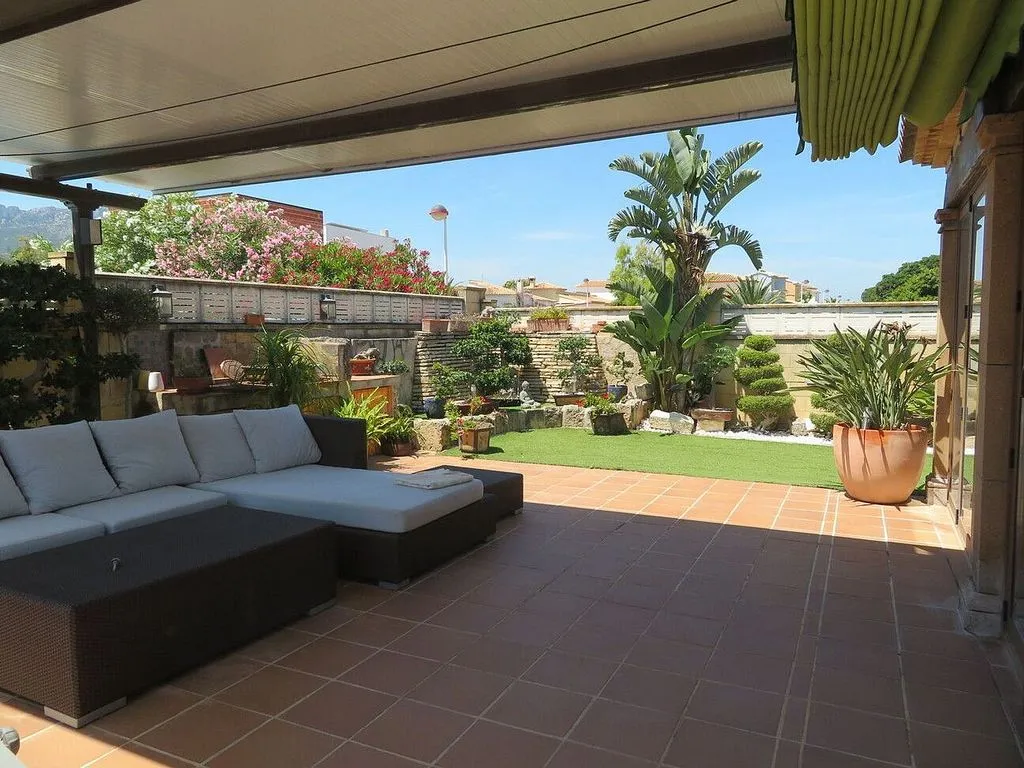 Terrass - Rustic Chalet with Pool in Poblets
