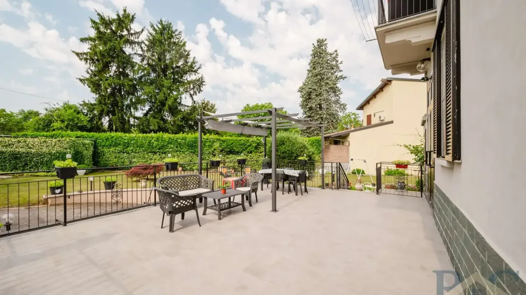 Terrazza - Bifamiliar Villa with Garden in Milan