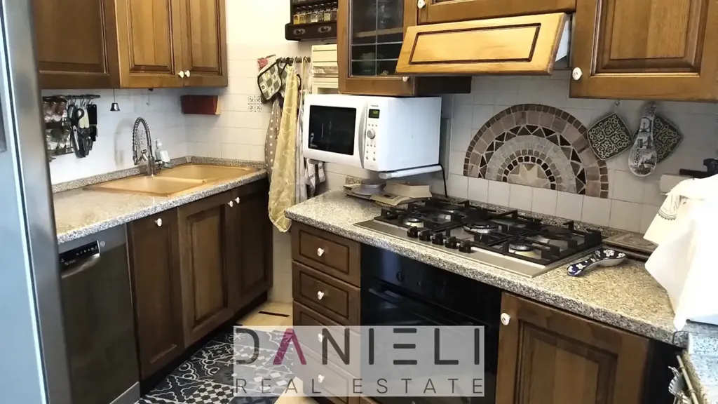 Cuisine - Five-Bedroom Apartment with Terraces in Montecchio Maggiore