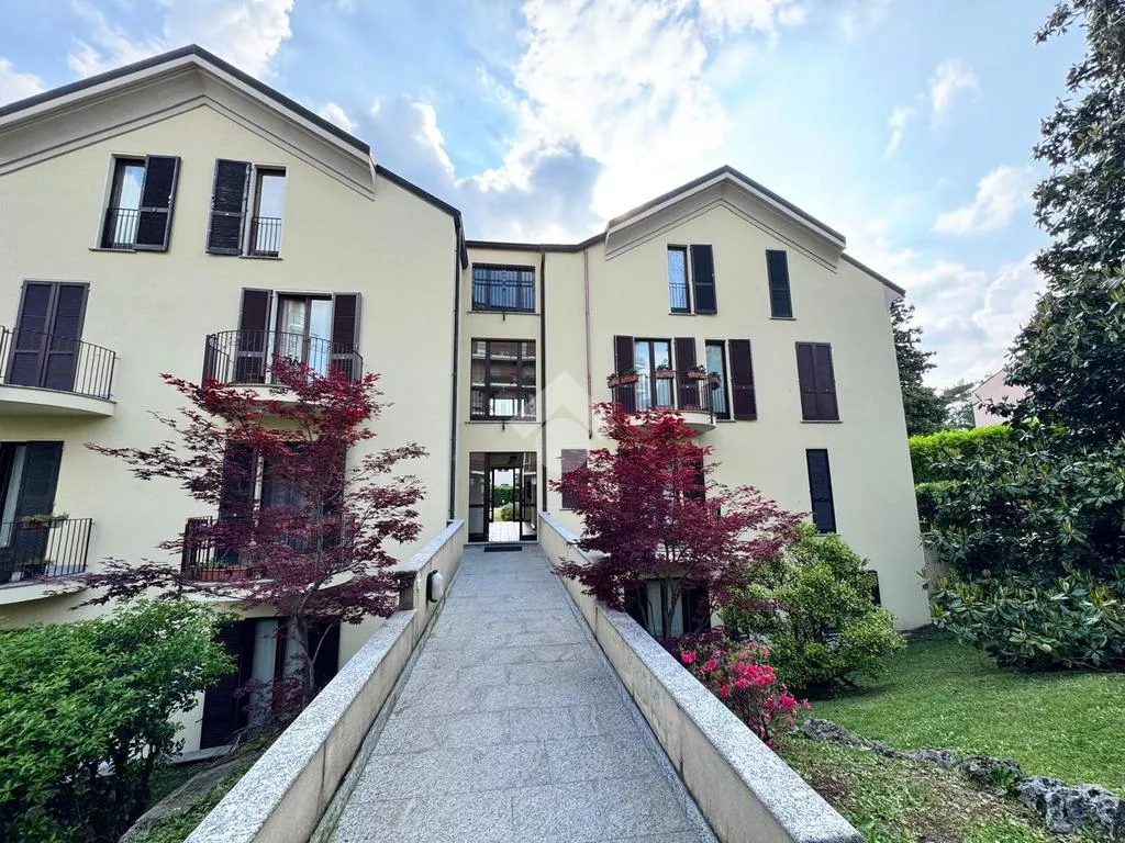 Exterior - Renoavted Multilocale with Private Garden in Monza