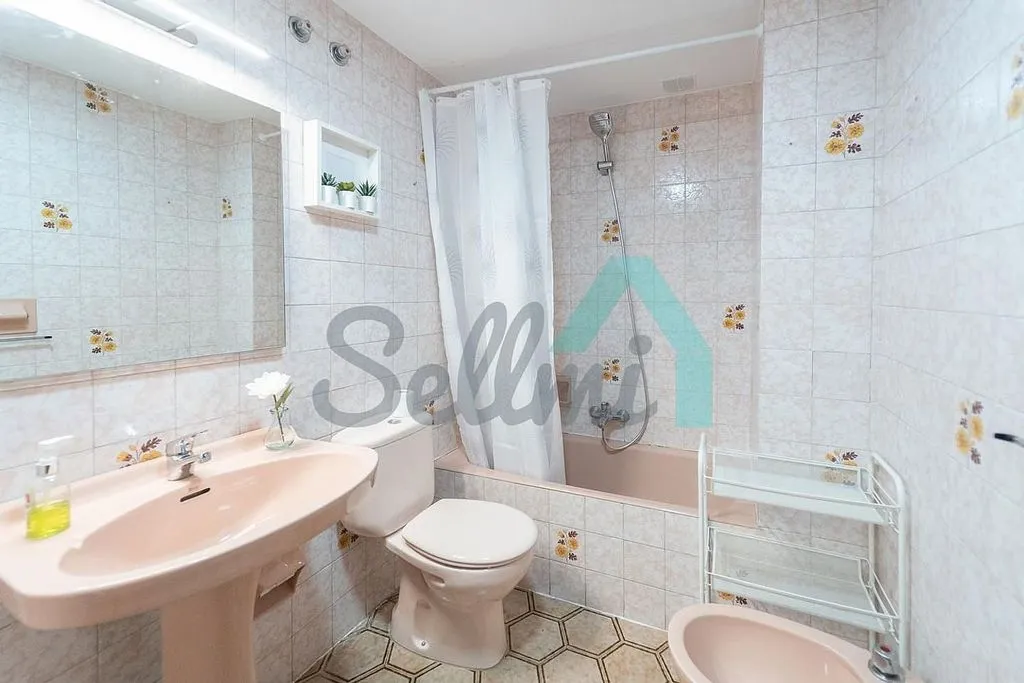 Vannitoad - Furnished Flat with West View in Oviedo