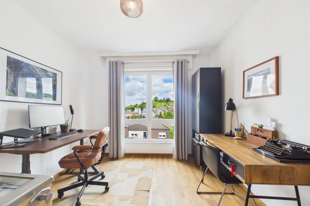Bureau - Duplex 3 Chambres avec Balcon à Dudelange