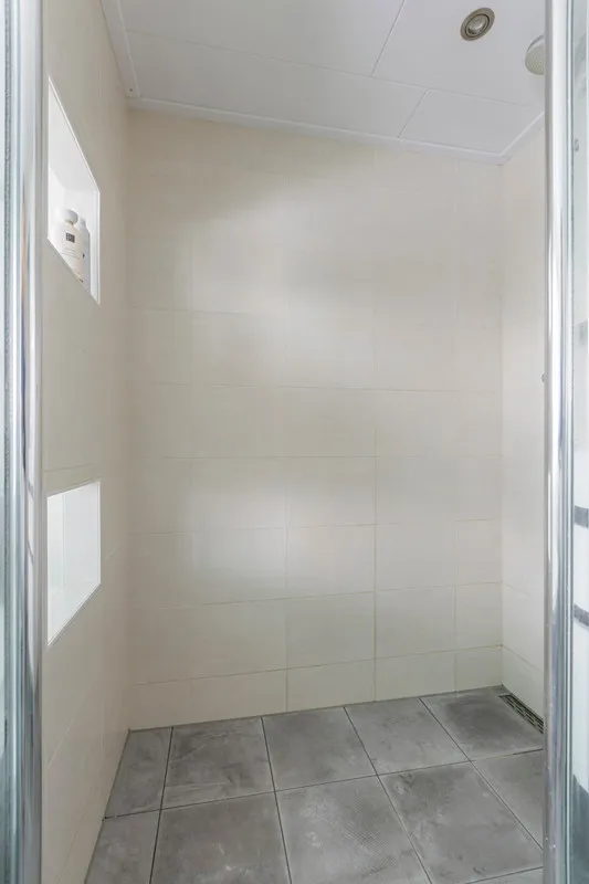 Salles de bain - Maison 6 pièces à Ten Boer