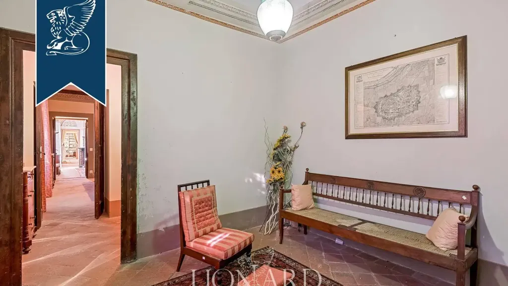 Esik - 15th-Century Villa with Olive Grove near Lucca