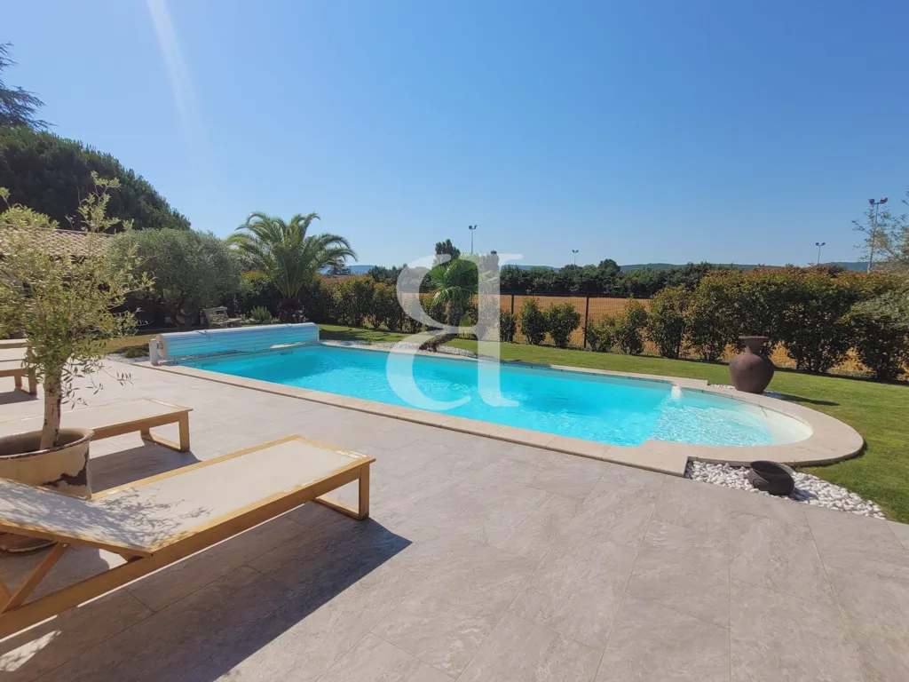 Bassein - Contemporary Villa with Pool in La Bégude de Mazenc