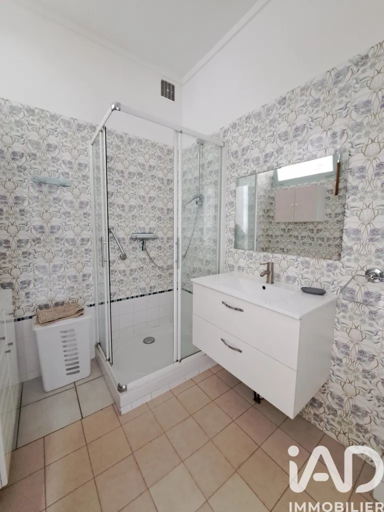 Salles de bain - Maison de ville meublée avec terrasse à Montdidier