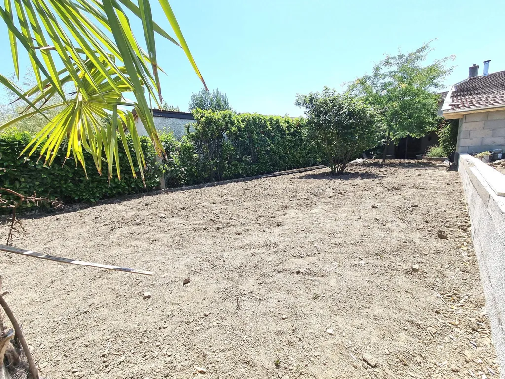 Jardin - Maison Ancienne Rénovée avec Jardin à Saint-Genis-Les-Ollières