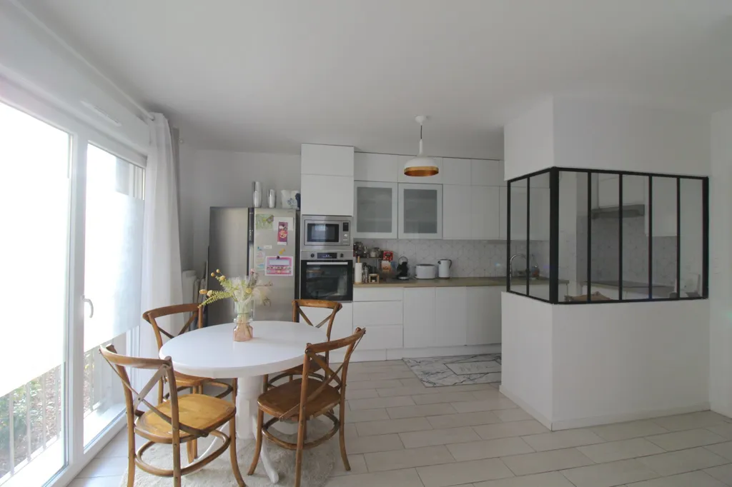 Cocina - Apartment with Private Garden in Champigny-sur-Marne