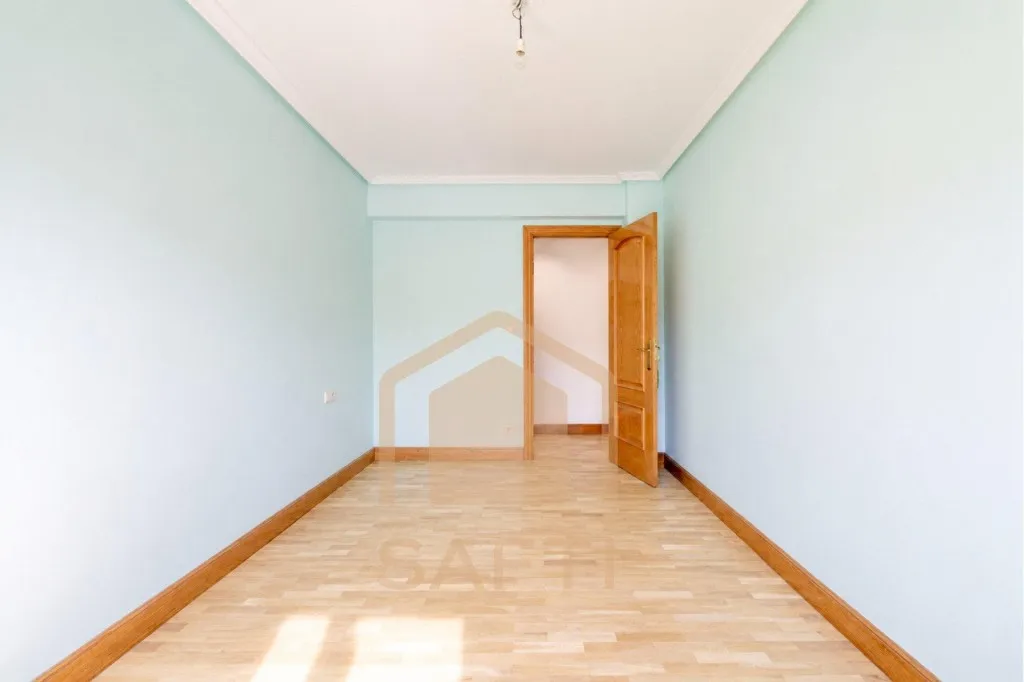 Esik - Reformed Apartment with Terrace in Hernani