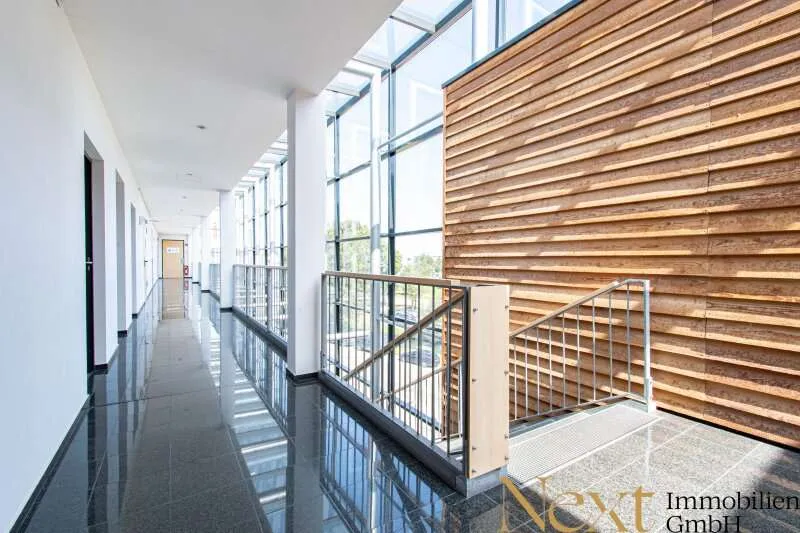Pièces - Office Space with Parking in WDZ 2, Wels