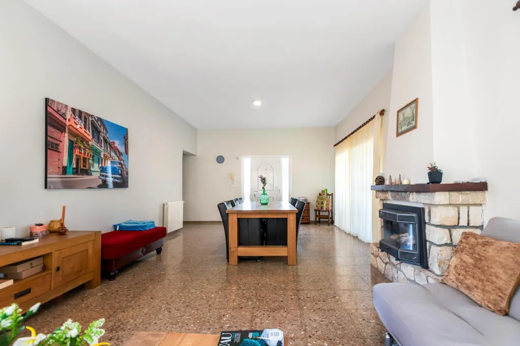Söögituba - Detached House with Redevelopment Potential in L'Albir