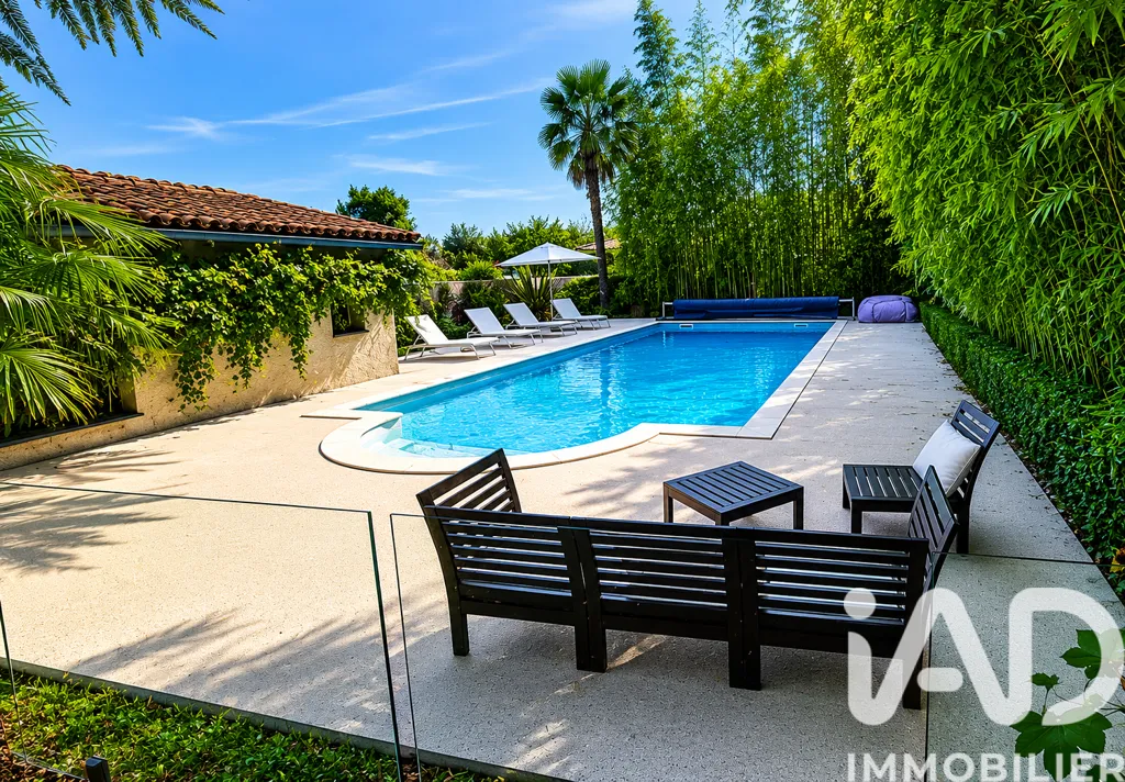 Bassein - Charming 10-Bedroom House with Pool in Albi