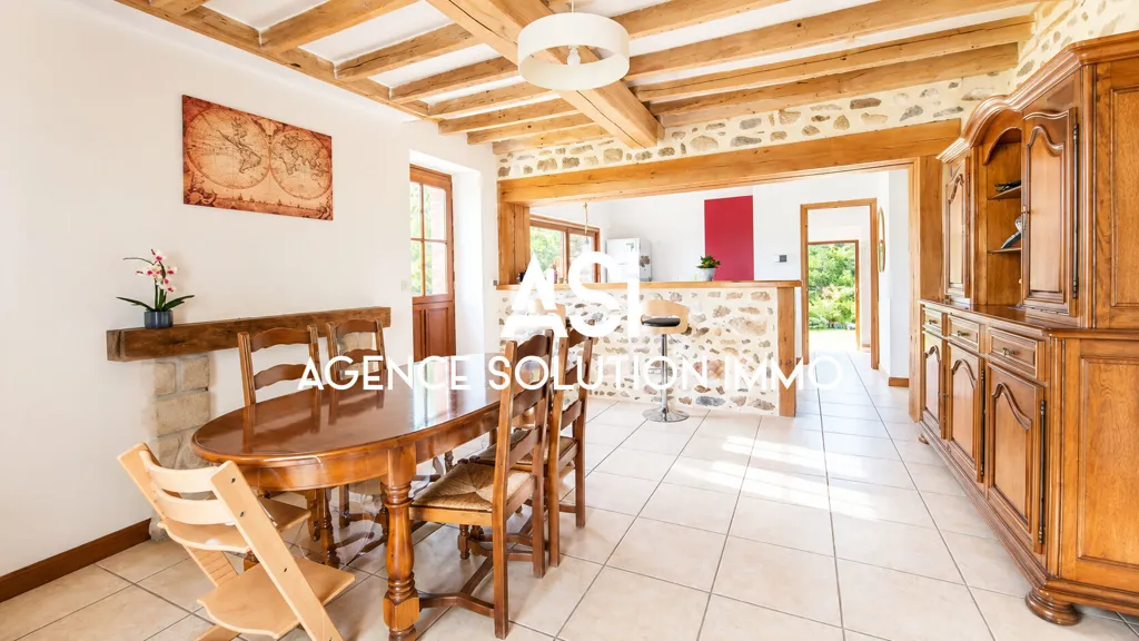 Sala da pranzo - House with Terraces near Andouillé