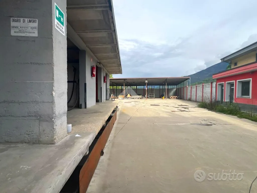 2-room commercial property in IT