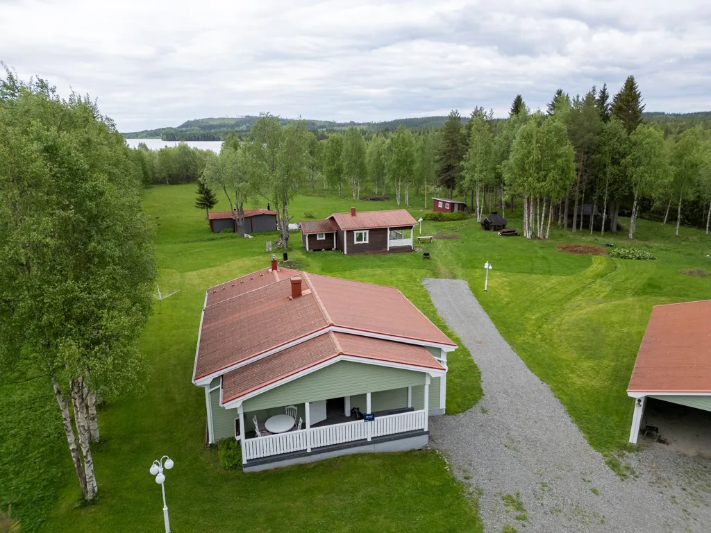 Vue aérienne - Strand-adjacent Farmstead with Three Cottages in Västerbotten