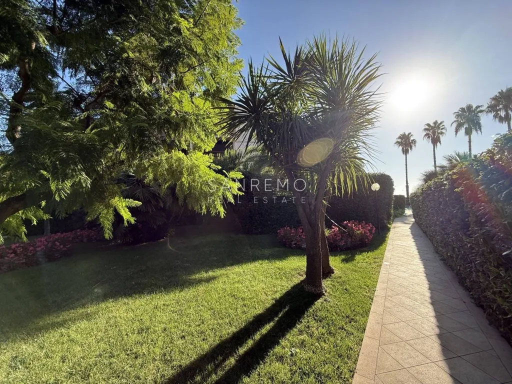 Aed - Trilocale with Sea View in Sanremo
