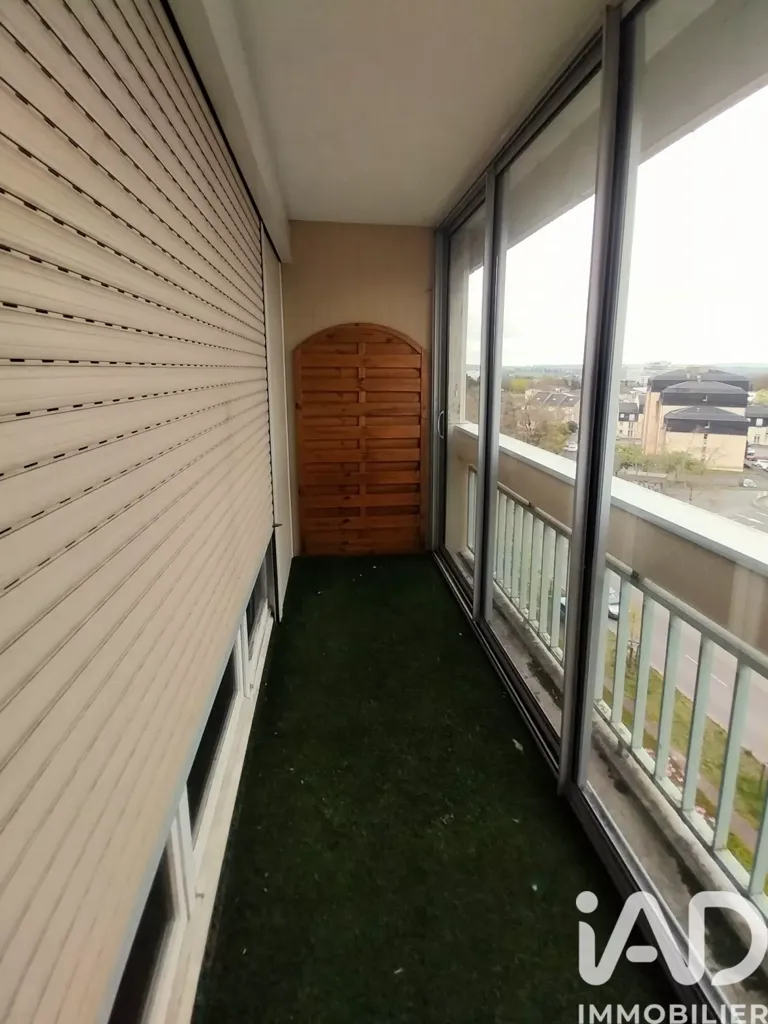 Rõdu - Bright 2-Bed Flat with Balcony in Limoges