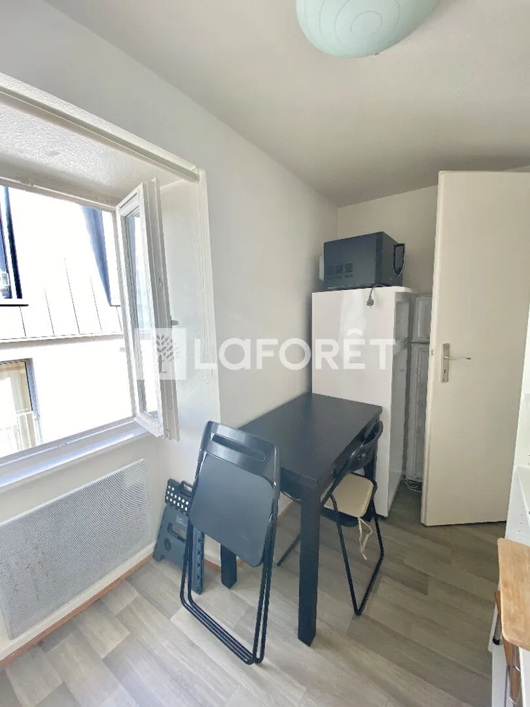 Söögituba - Furnished Studio with Cathedral View in Strasbourg