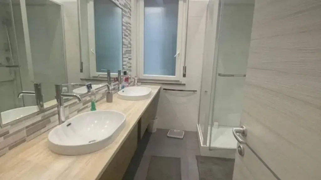 Vannitoad - Modernised Two-Bedroom Apartment in Messina