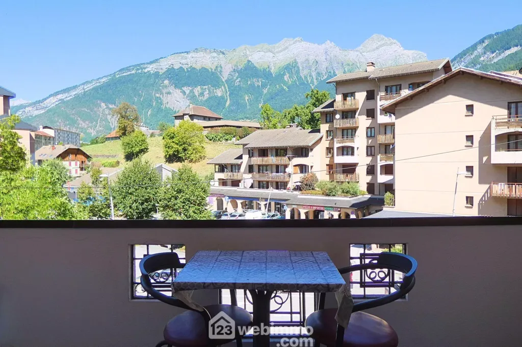 Balcon - Appartement Refait à Neuf avec Vue Montagne à Ugine