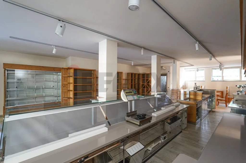 Stanze - Retail Space with Frontage on Via Roma, Valbrembo