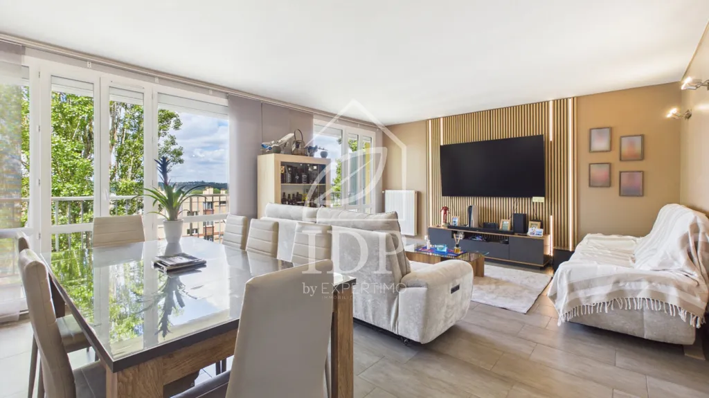 Elutuba - Fully Renovated 4-Piece with Balcony in Corbeil-Essonnes