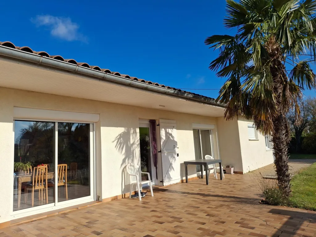 Terrasse - Maison au Calme avec Vue à Eyzin-Pinet